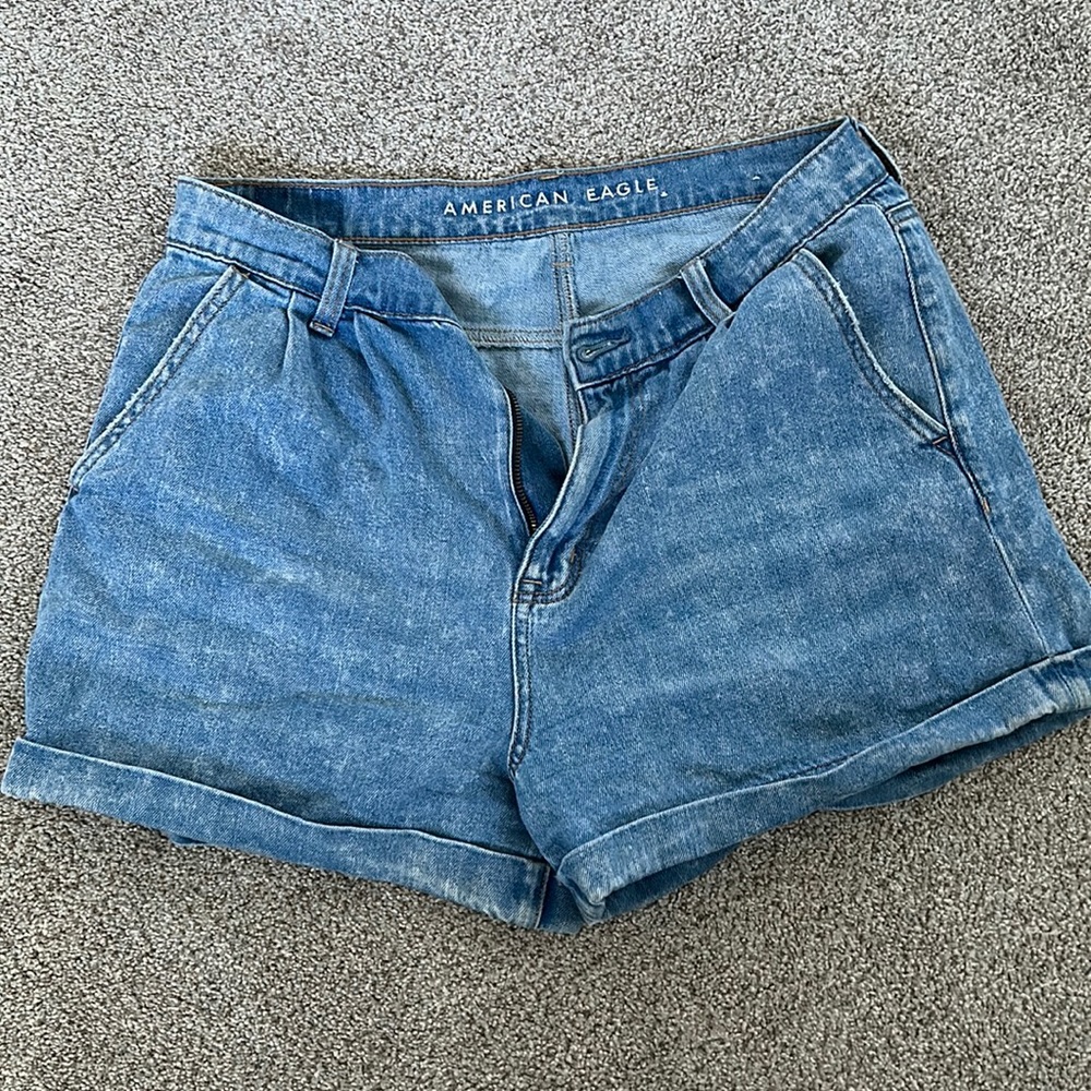 American eagle mom style jean shorts